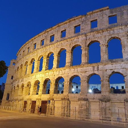 Amphitheater Apartment Pula Exterior photo
