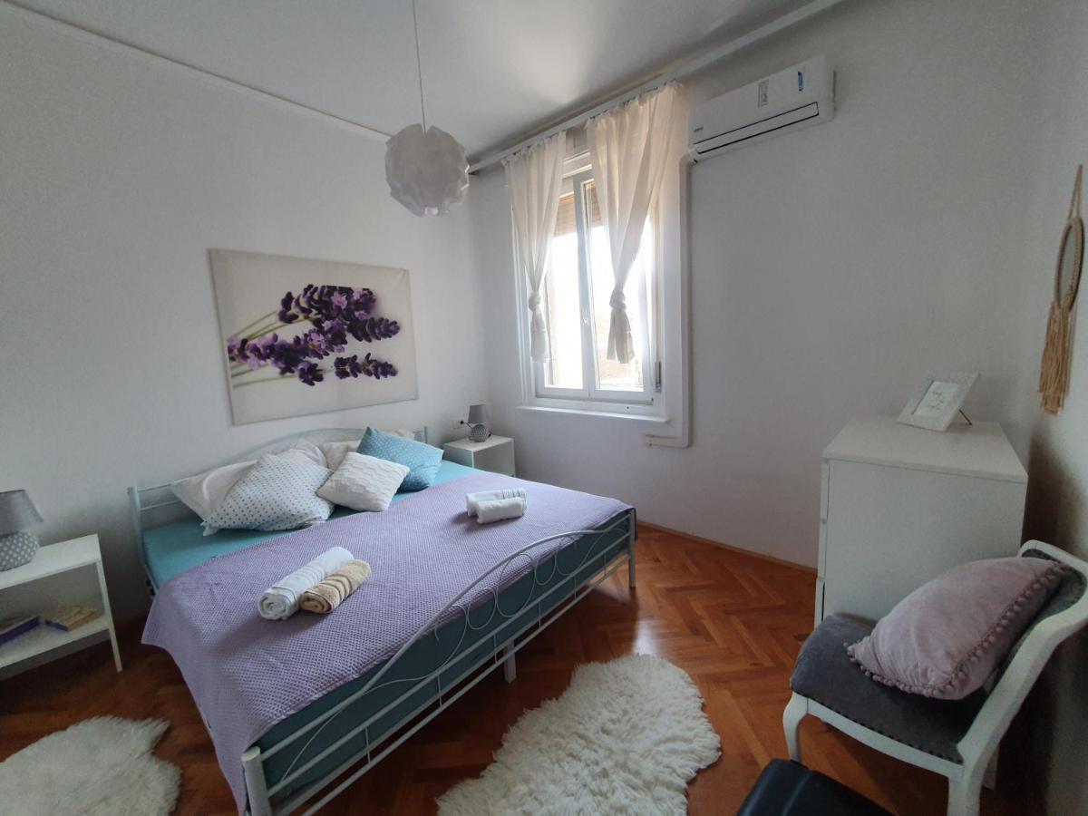 Amphitheater Apartment Pula Exterior photo