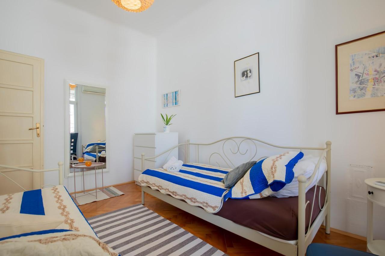 Amphitheater Apartment Pula Exterior photo